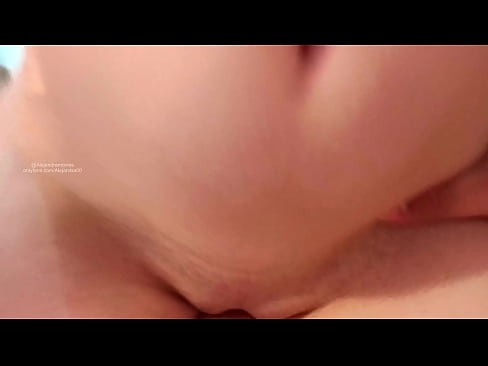 ❤️ Sleeping in my sister's room and that's how I woke up ❤❌ Sex video at us