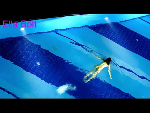 ❤️ I can't stop watching, young blonde caught swimming nude in ELLA BOLT resort pool ❤❌ Sex video at us