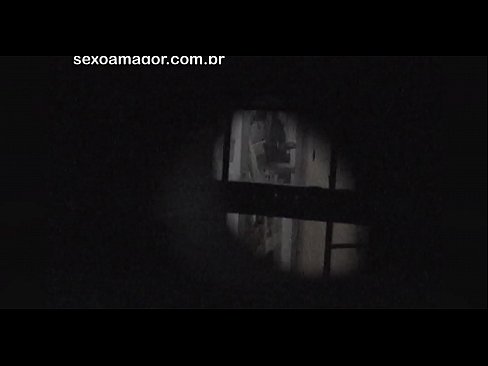 ❤️ Blondie gets secretly videotaped by a neighborhood voyeur hidden behind hollow bricks ❤❌ Sex video at us